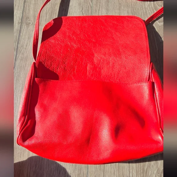 Vintage Samantha Scott Red Genuine Leather Crossbody Flap Bag — Bold Cherry Red - Picture 7 of 15